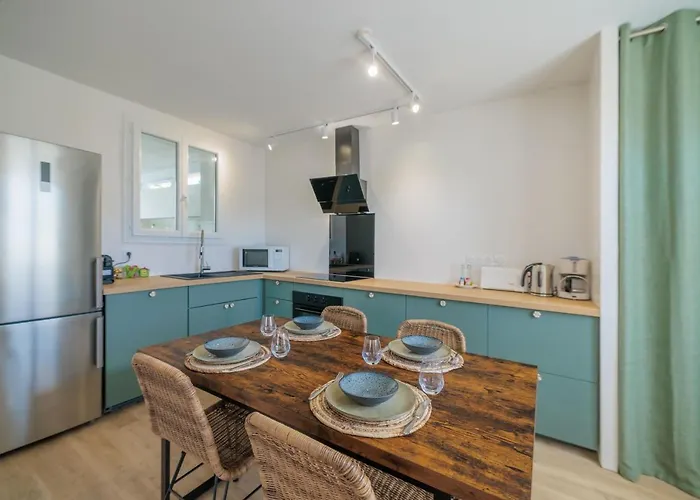 Appartement Avec Patio Au Centre De Royan, Proche Plage Et Marche, Parking Apartment Royan