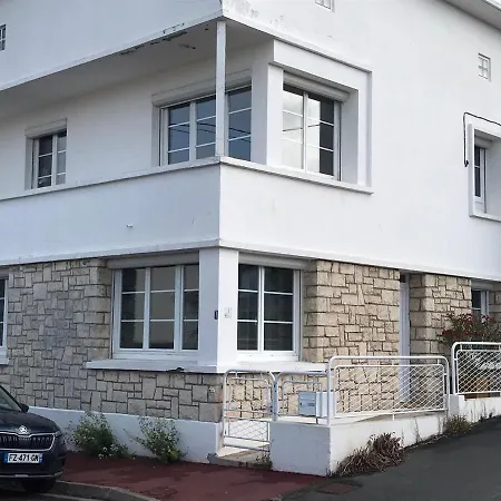 L Escale De Royan, A Pied, Parking, Patio