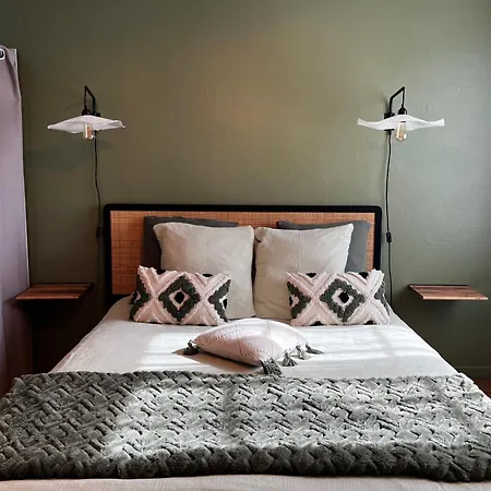 Appartement Avec Patio Au Centre De Royan, Proche Plage Et Marche, Parking *