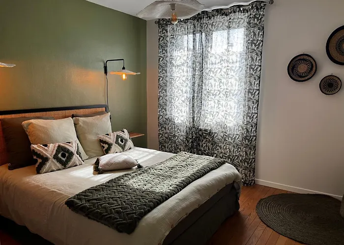 Apartment Appartement Avec Patio Au Centre De Royan, Proche Plage Et Marche, Parking *